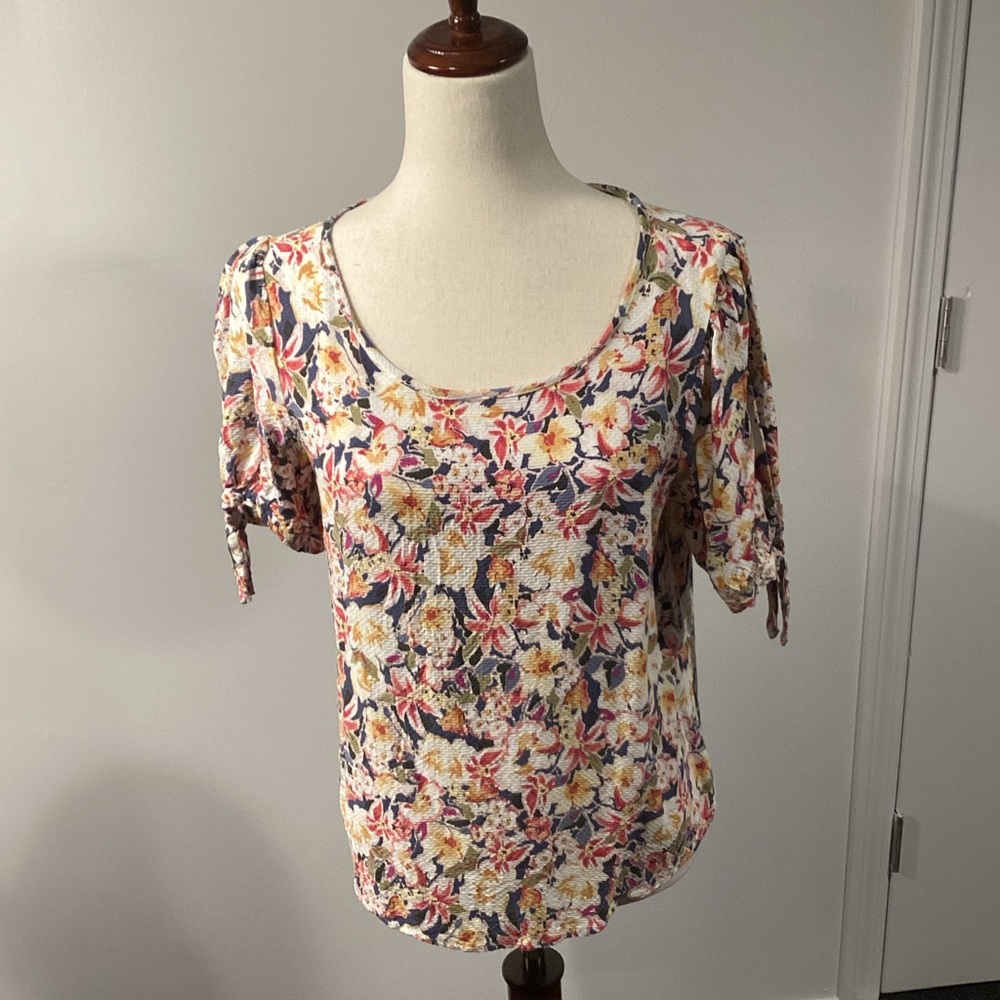 Rachel Roy, small floral, blouse, tie sleeve